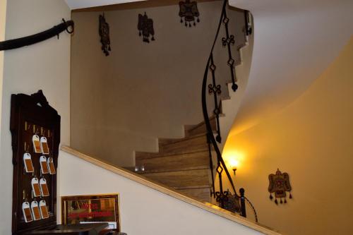 Hotel Alp Guesthouse - image 6