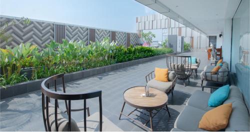 Zwembad, Gumaya Tower Hotel in Semarang