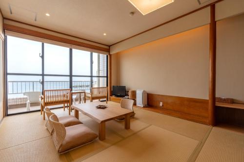 4 futon beds