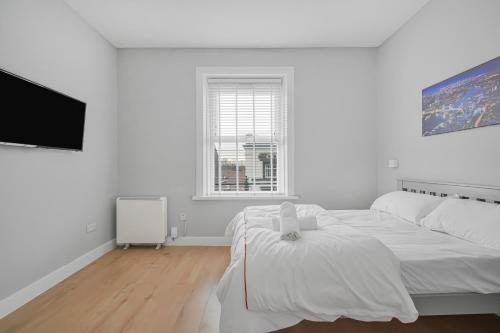 Studio 169 3