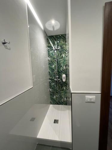 Quadruple Room with Private Bathroom image 9