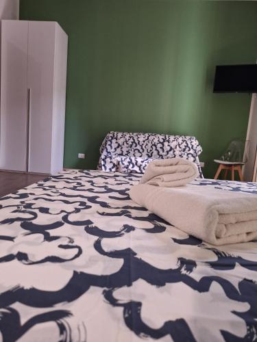 Quadruple Room with Private Bathroom image 8