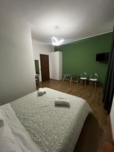 Quadruple Room with Private Bathroom image 2