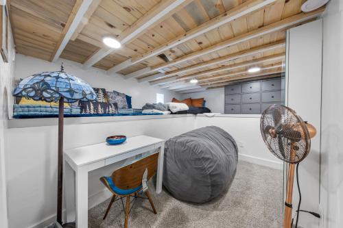 Cozy, Quiet 3BR Sugar House Hideaway by Mountains, Wi-Fi & Parking, Salt Lake City (photo 9)