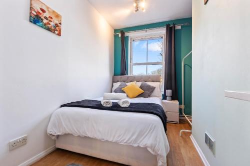 Spacious 4BR Home In Brixton with Garden, Londres (foto 7)