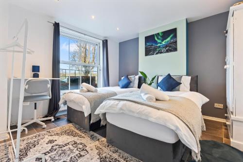 Spacious 4BR Home In Brixton with Garden, Londres (foto 4)