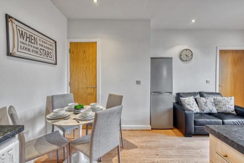 Facilities, Cosy Central 2-Bed Flat City View & Parking in Wigan Central