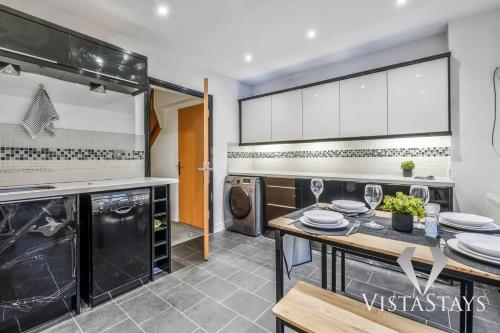 4 Bed House By Vista Stays Short Lets & Serviced Accommodation Manchester With Pool Table, Free Parking & Near Manchester City, Manchester (fotografie 10)