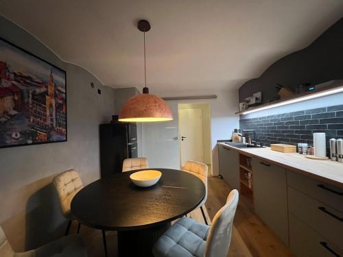 Stay Nice Thermen-Glück 3BR 100qm Whirlpool-Badewanne (Stay Nice Thermen-Gluck 3BR 100qm Whirlpool-Badewanne) in Bad Aibling