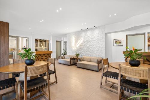 Glaros Hotel Apartment in Lampi