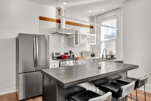 Charming Home Steps from Louisville Best Spots thumb 2