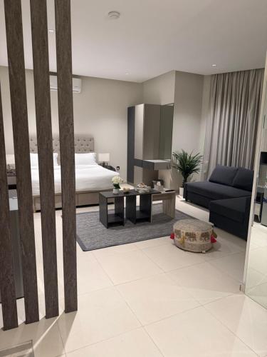 Wonder Garden View DBL & Balcony in AlMalqa - image 4
