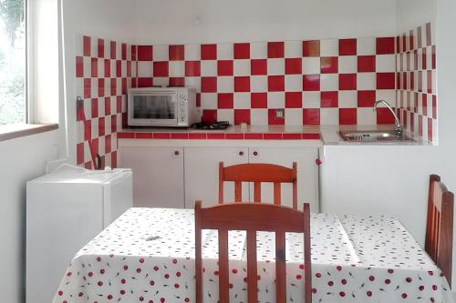 Kitchen, Studio cosy a Sainte Anne, 30 m² avec terrasse jardin paisible in Berard