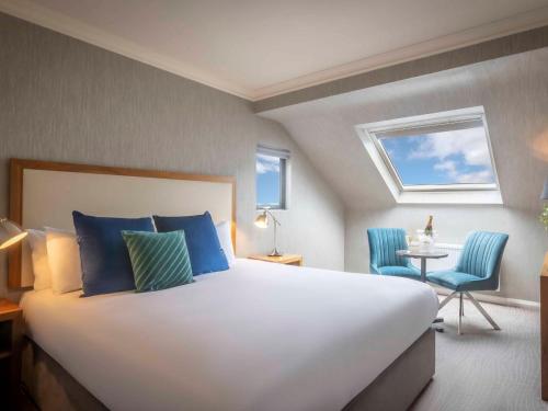 Eyre Square Hotel - image 2