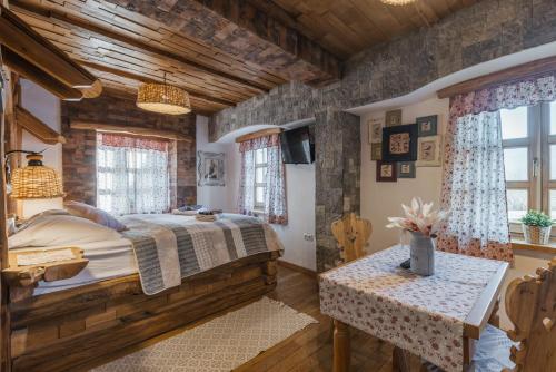 Old Bled House - image 13