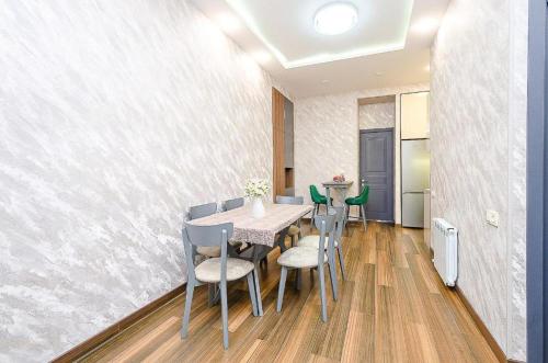 Newly renovated, real photos, excellent apartment in the center of the capital, Erevan
