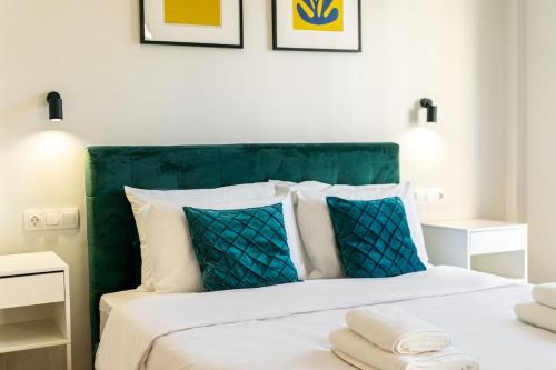 3 Bedroom Gem at METRO, Atény