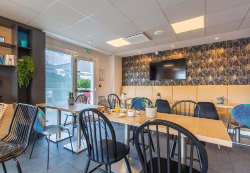 Restaurante, B&B HOTEL CHARTRES Oceane in Chartres