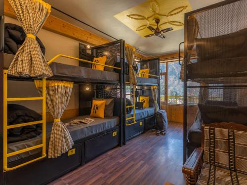 1 bunk bed