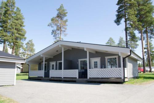 2 bedrooms, 4 beds
