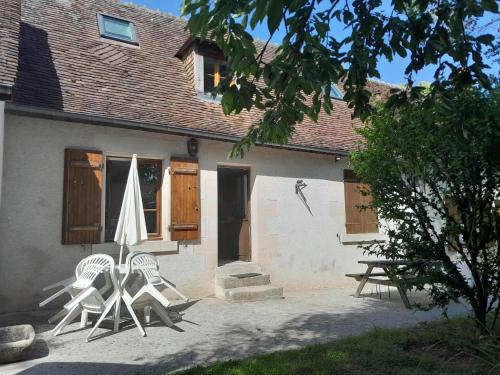 Agréable et jolie maison avec grand jardin cottage Brêteau