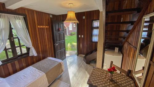 1 double bed, 2 twin beds