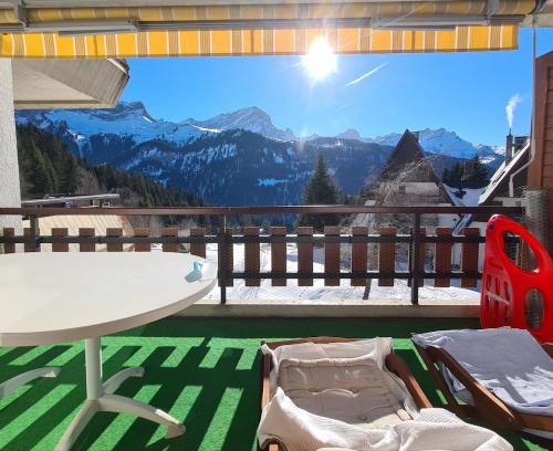 Anémone 11 - 2 chambres cosy, balcon plein sud avec vue sur les montagnes, Gryon (foto 4)