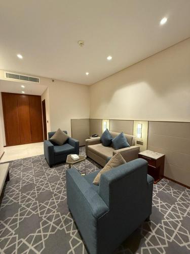 Deluxe Suite image 2