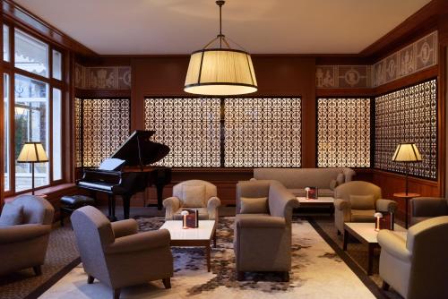 Bar/ Salón, Hotel Barriere Le Royal La Baule in La Baule