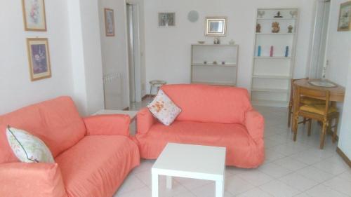 AL MARE DAVANTI A PORTOFINO - BY THE SEA IN FRONT of PORTOFINO