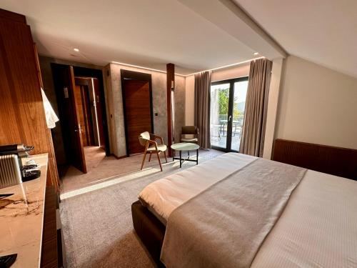 Hôtel Restaurant & Spa Les Planets (Hotel Restaurant & Spa Les Planets) in Bullet