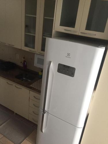 Apartamento Duplex em Itapema a 250 metros do mar in อิตาเปม่า