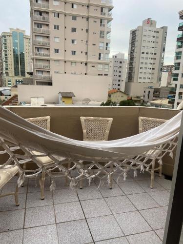 Apartamento Duplex em Itapema a 250 metros do mar in อิตาเปม่า