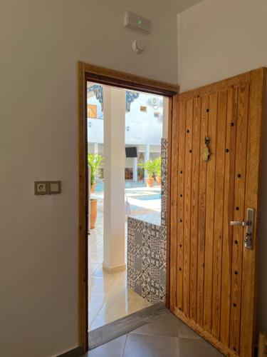 Single fin taghazout surf & stay 4