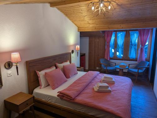 2 twin beds