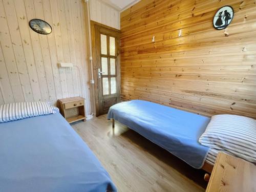 2 bedrooms, 4 beds