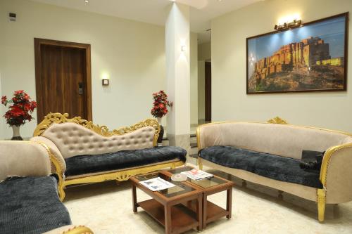4-Bed Mixed Dormitory Room image 1