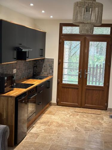 Kitchen, Modern 2 Bed Bungalow situated in Rives Villereal in Villereal