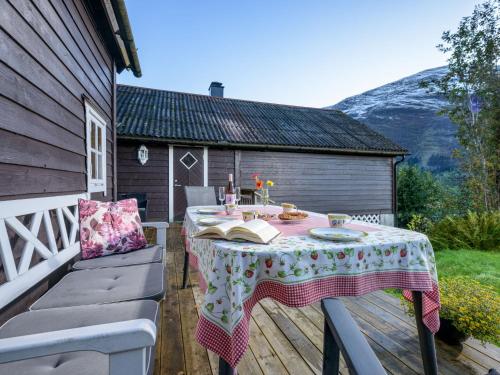 Chalet Eiketun by Interhome in Olden