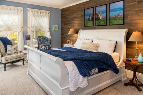 The Nordic Pineapple Bed and Breakfast in Dewitt