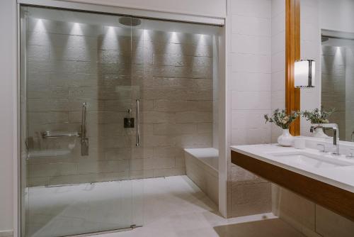 637481866 Regent Porto Montenegro