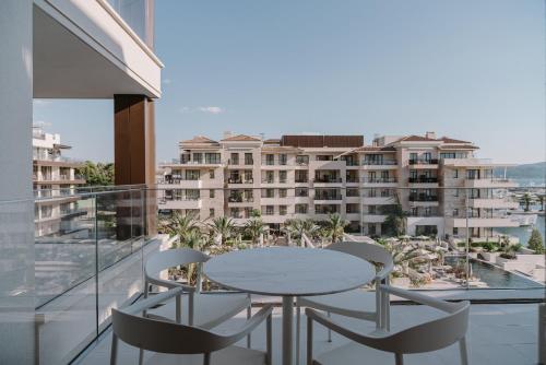 637481995 Regent Porto Montenegro