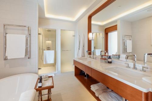 637482058 Regent Porto Montenegro