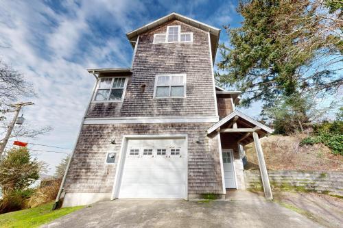 Alder Beach House in Oceanside (OR)