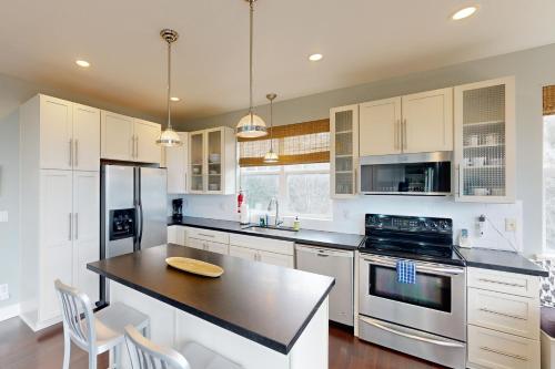 Alder Beach House in Oceanside (OR)