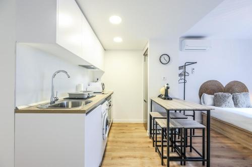 Elegant Studio with Private Terrace by RentitUP in San Sebastian de los Reyes