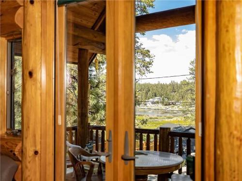LAKEVIEW COOKIE CHALET - Walk to Lake in Big Bear Lake, USA
