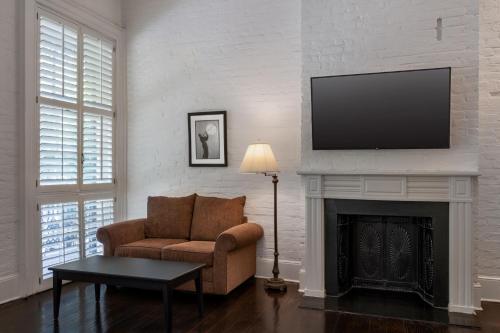 Balcony Suite image 1