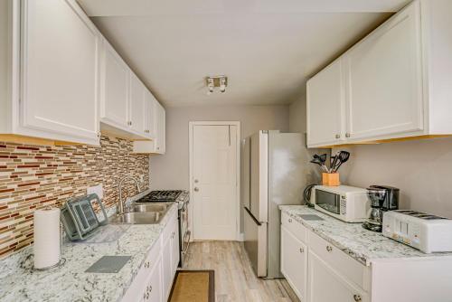 Detroit Vacation Rental Private Patio and Yard in Detroit, USA