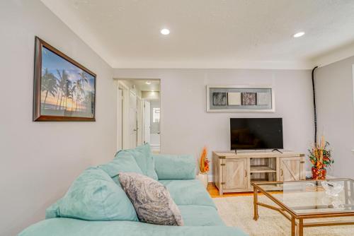 Detroit Vacation Rental Private Patio and Yard in Detroit, USA